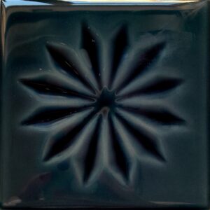 Faïence Vintage Bleu Fleur et bordures ton sur ton
10,8x10,8 cm - ép. 4 mm
